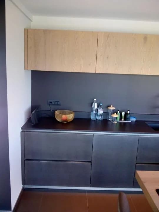 Cuisine anthracite et bois clair, photo 5 sur 6