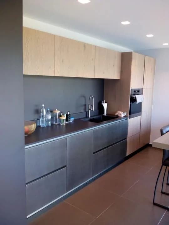 Cuisine anthracite et bois clair, photo 1 sur 6
