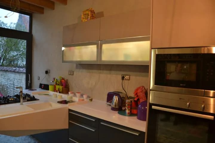 Cuisine bleu nuit sur carreaux de ciment, photo 6 sur 12