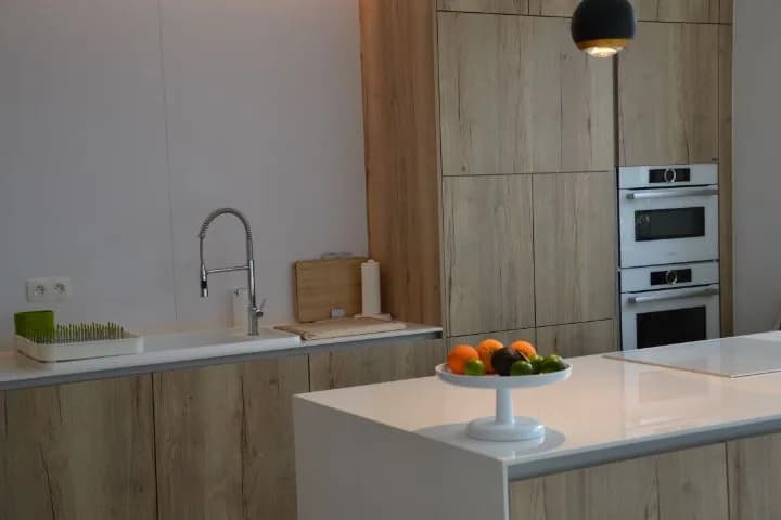 Cuisine bois et blanc, verrières noires, photo 12 sur 24
