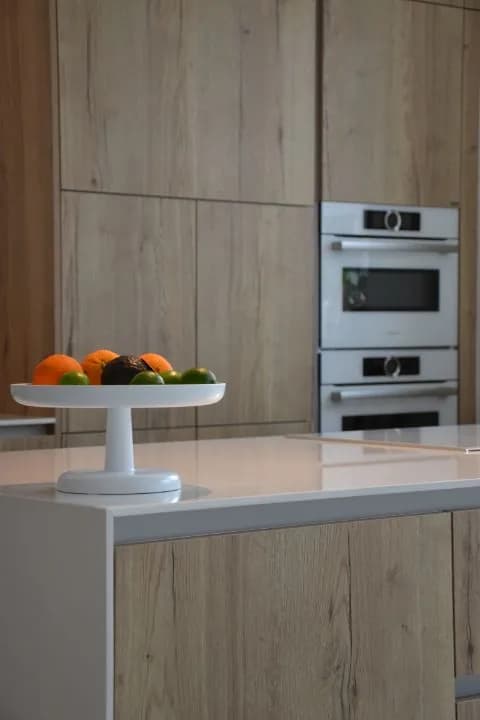 Cuisine bois et blanc, verrières noires, photo 14 sur 24