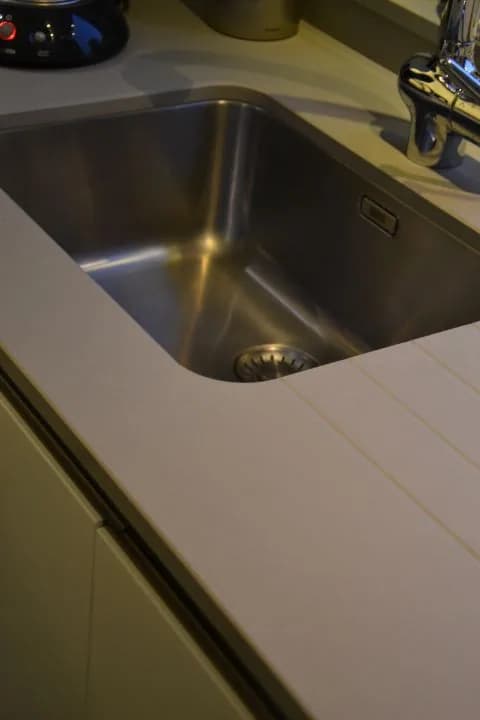 Cuisine ivoire aux lignes courbes, photo 8 sur 17