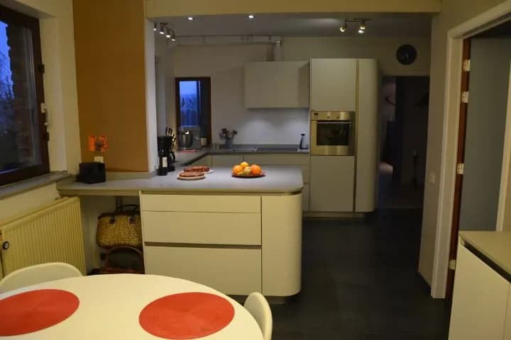 Cuisine ivoire aux lignes courbes, photo 17 sur 17